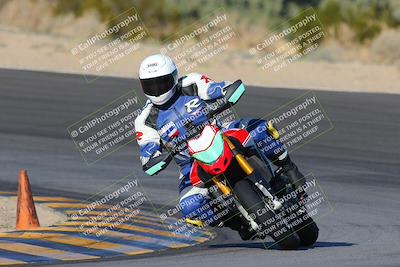 media/Dec-18-2022-SoCal Trackdays (Sun) [[8099a50955]]/Turn 10 (140pm)/